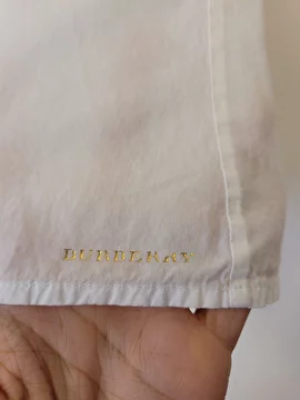 Vestido Manga Curta Plissado Com Botões. Branco Burberry 2 Anos