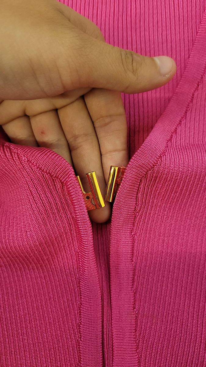 Cardigan Modelo Crooped/Com Um Gancho Dourado Para Fechar Rosa Zara 16 Anos