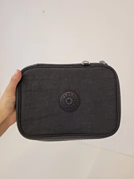 Estojo Com Espaço Para 100 Lápis Preto Kipling